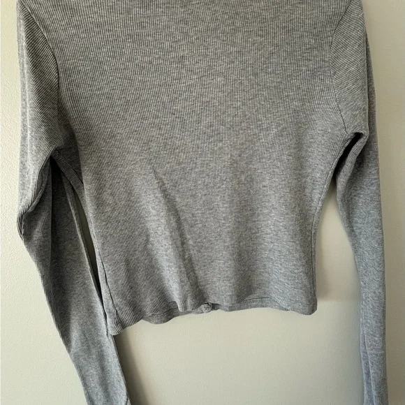 Brandy Melville Light Gray Button-Up Blouse - Picture 3 of 4